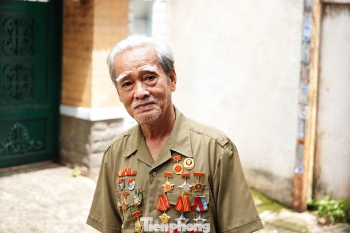 Ông Lâm Quốc Dũng (Dũng Râu) - người chiến sĩ quân báo kiên trung, từng được đồng đội kính trọng gọi với biệt danh "Dũng Quận trưởng". (Ảnh: Nguyễn Tiến)