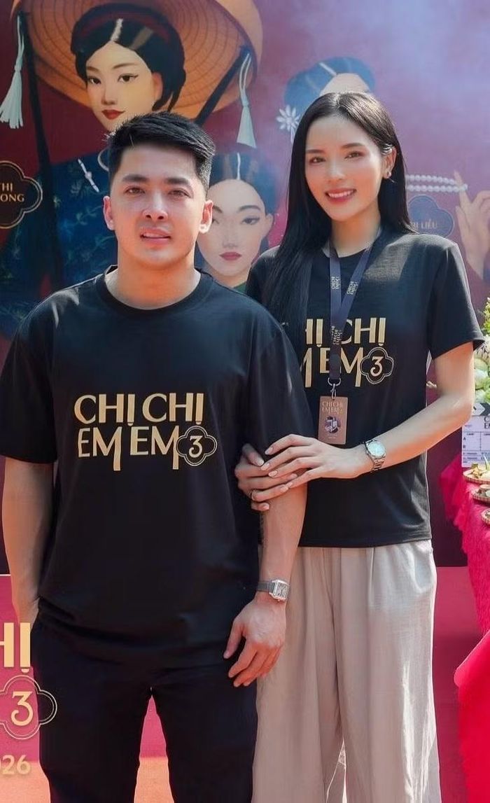 Phim có phần âm nhạc đậm tính dân gian.