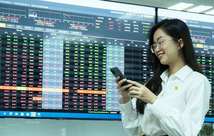 Cổ phiếu các doanh nghiệp có vốn nhà nước thu hút dòng tiền trong phiên 7/8.