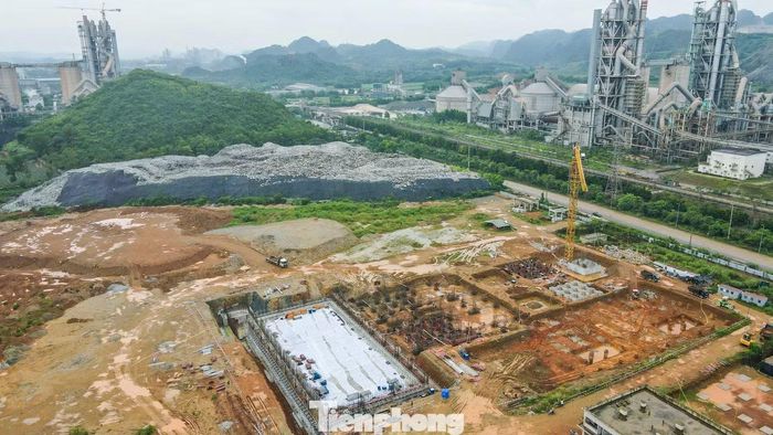 Việc dự án chậm tiến độ trong thời gian dài đã ảnh hưởng lớn đến công tác xử lý rác tại bãi rác Núi Voi. Bởi bãi rác này nằm ngay cạnh dự án, đã quá tải nhiều năm và gây ô nhiễm môi trường nghiêm trọng.