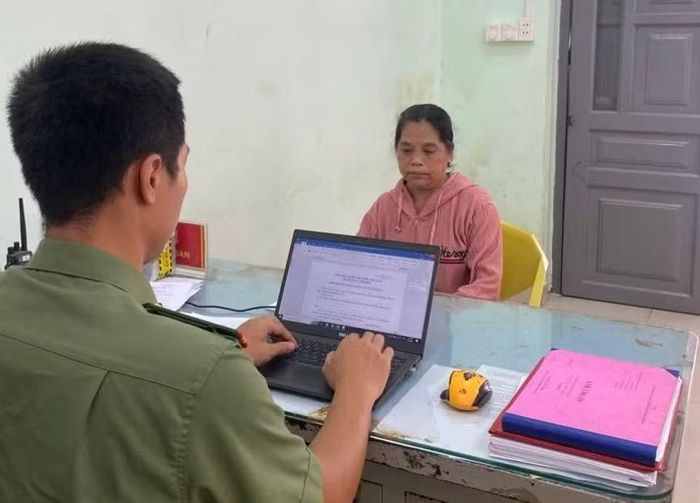 Hình ảnh bảo mẫu tại cơ quan công an.