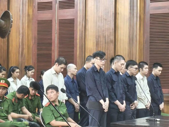 Các bị cáo tại phiên tòa.