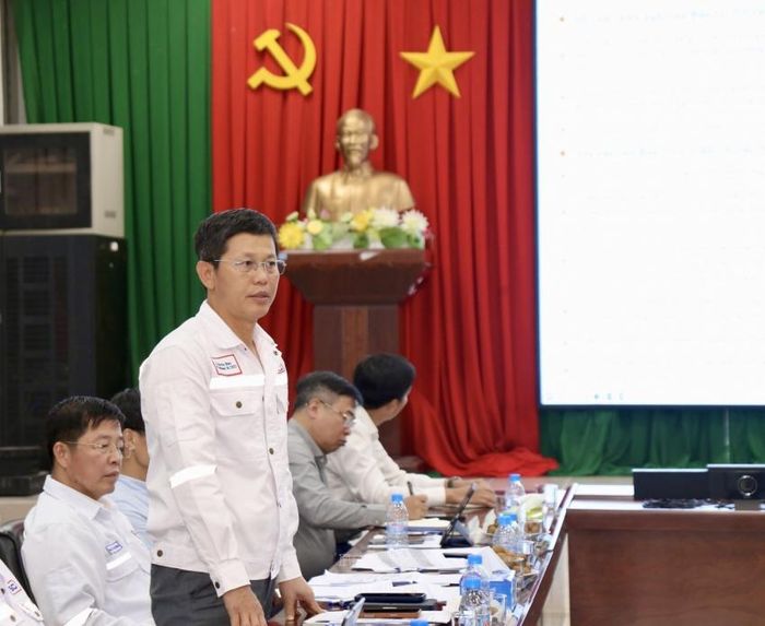 Ông Trần Hồ Bắc, Tổng Giám đốc PTSC - nhà thầu thi công, báo cáo về công tác triển khai dự án