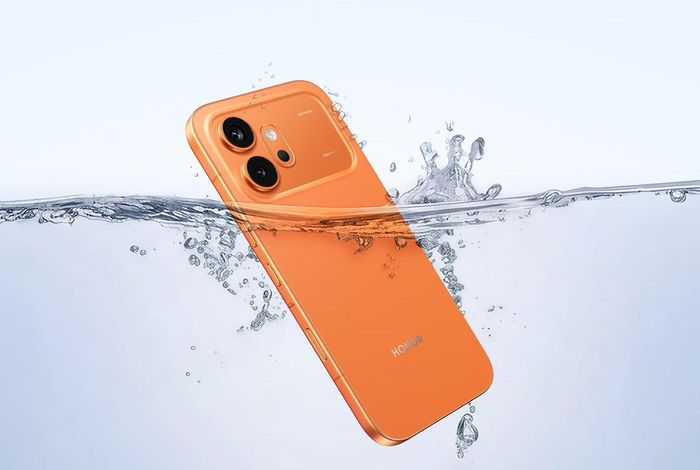 Honor 600 5G đạt chuẩn kháng nước và bụi IP68, IP69 và IP69K. Ảnh: HONOR