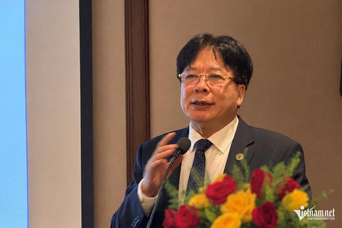 GS.TS Trần Bình Giang, nguyên Giám đốc Bệnh viện Hữu nghị Việt Đức, Chủ tịch Hội Ngoại khoa và Phẫu thuật nội soi Việt Nam. Ảnh: Võ Thu