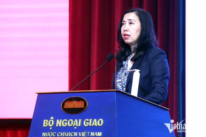 Thứ trưởng Bộ Ngoại giao Lê Thị Thu Hằng quán triệt Nghị quyết số 23 của Bộ Chính trị