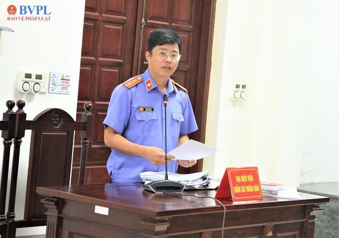  Kiểm sát viên VKSND khu vực 6, TP Hải Phòng công bố cáo trạng tại phiên tòa.