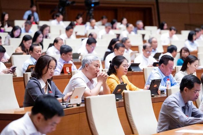  Các đại biểu tham dự phiên họp (Ảnh: CTTĐT Quốc hội).