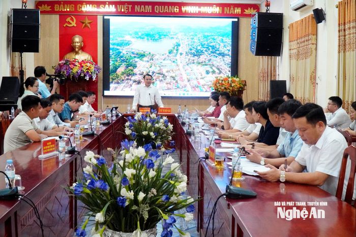 Quang cảnh cuộc làm việc. Ảnh: Phan Giang