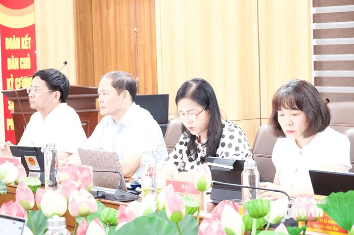 Các đại biểu tại cuộc làm việc. Ảnh: Ánh Nguyệt