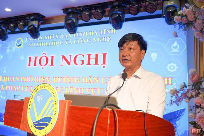 Phó Giám đốc Sở Khoa học và Công nghệ Bùi Phong An phát biểu khai mạc hội nghị.