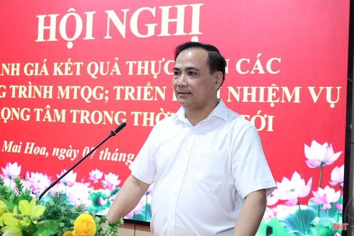 Ông Lê Thanh Nghị - Bí thư Đảng ủy, Chủ tịch HĐND xã Mai Hoa phát biểu chỉ đạo tại hội nghị.