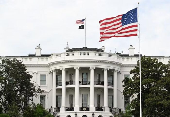 Quang cảnh bên ngoài Nhà Trắng ở Washington DC., Mỹ ngày 11/5/2026. (Ảnh: THX/TTXVN)