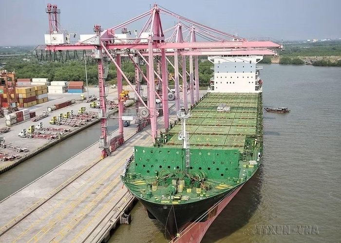 Tàu Morotai trọng tải 40.000 tấn của Tập đoàn CMA CGM (Australia) cập Cảng Container quốc tế SP-ITC, theo lộ trình từ Thành phố Hồ Chí Minh đi Australia và ngược lại (3/2019). (Ảnh: Trần Xuân Tình/TTXVN)