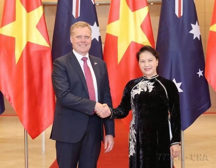 Chủ tịch Quốc hội Nguyễn Thị Kim Ngân chủ trì lễ đón Chủ tịch Hạ viện Australia Tony Smith thăm chính thức Việt Nam, từ ngày 23-25/7/2018. (Ảnh: Trọng Đức/TTXVN)
