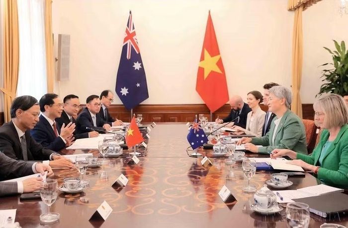 Phó Thủ tướng, Bộ trưởng Ngoại giao Bùi Thanh Sơn hội đàm với Bộ trưởng Ngoại giao Australia Penny Wong, sang thăm chính thức Việt Nam từ ngày 19-21/8/2025. (Ảnh: An Đăng/TTXVN)