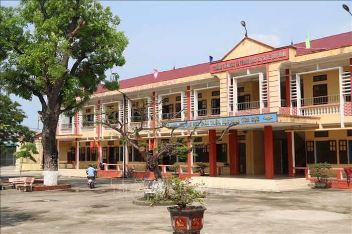 Trường Tiểu học và Trung học cơ sở Lê Quý Đôn (xã Lê Quý Đôn, tỉnh Hưng Yên) tới đây sẽ được tổ chức lại theo hướng trường học có cùng cấp học sẽ sáp nhập cùng nhau.