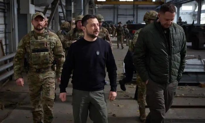 Tổng thống Zelensky tại vùng Donetsk. Ảnh: Văn phòng Tổng thống Ukraine