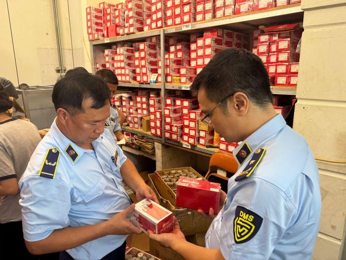 Lực lượng chức năng phát hiện hàng chục nghìn sản phẩm phụ tùng ô tô nhãn Asahi vi phạm.