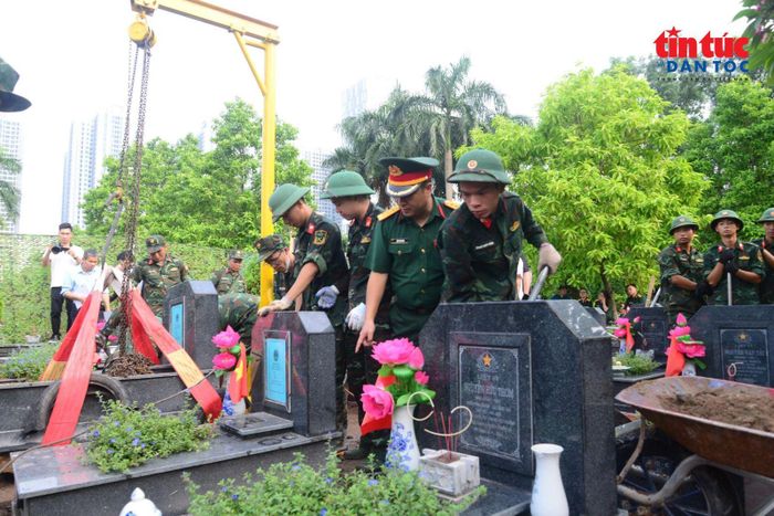 Tính đến ngày 7/8, toàn Thành phố đã lấy được 97 mẫu hài cốt liệt sĩ tại 2 nghĩa trang liệt sĩ cấp Thành phố và 4 nghĩa trang liệt sĩ cấp xã, phường.