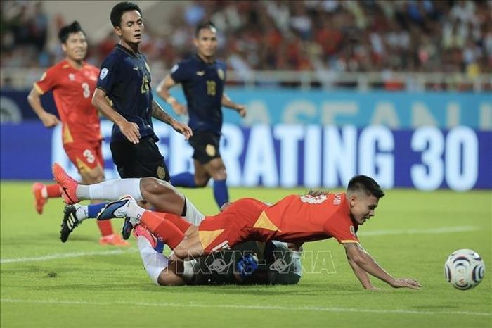 Kết thúc hiệp 1, đội tuyển Việt Nam tạm dẫn Campuchia 1 - 0. Ảnh: Minh Quyết - TTXVN