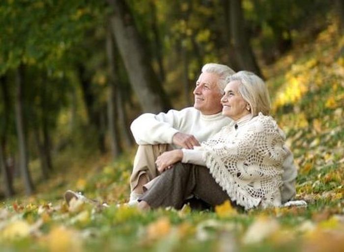 Người lớn tuổi nên để sức khỏe và tâm trí tận hưởng quỹ thời gian vàng còn lại của chính mình. Ảnh minh họa.