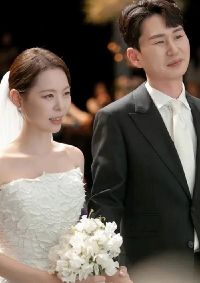 Yeong Ja - Yeong Cheol vừa chính thức ly dị sau nửa năm cưới, khiến công chúng xứ Hàn sốc nặng. Ảnh: Naver.
