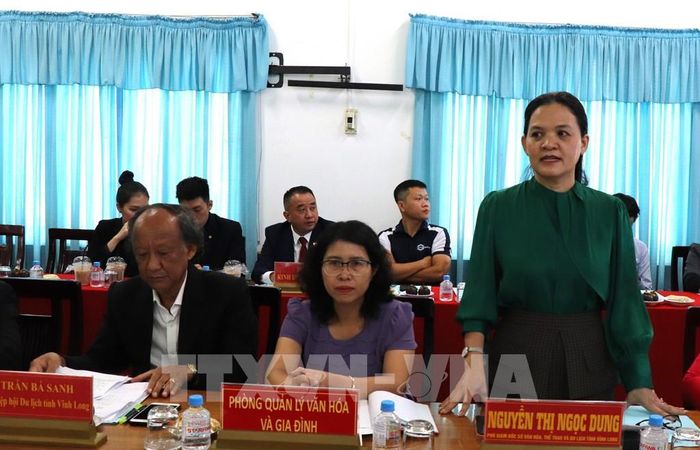 Bà Nguyễn Thị Ngọc Dung, Phó Giám đốc Sở Văn hóa, Thể thao và Du lịch tỉnh Vĩnh Long, phát biểu tại hội nghị. Ảnh: Lê Thúy Hằng – TTXVN