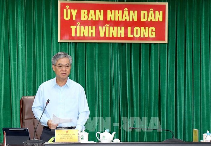 Phó Chủ tịch UBND tỉnh Vĩnh Long Châu Văn Hòa phát biểu tại buổi làm việc. Ảnh: Lê Thúy Hằng – TTXVN