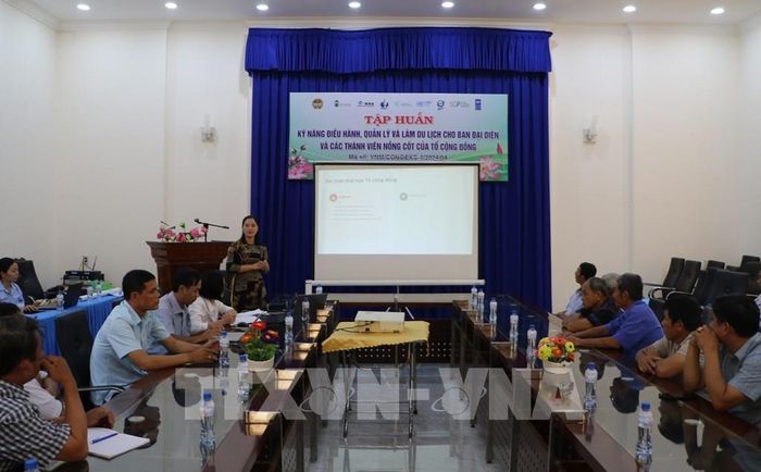 Quang cảnh lớp tập huấn. Ảnh: Hồng Thái - TTXVN