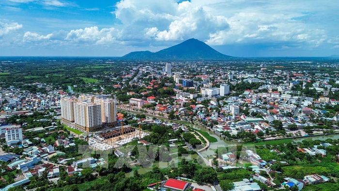 Tây Ninh hiện có 224 di tích lịch sử - văn hóa và danh lam thắng cảnh, tạo nền tảng phát triển du lịch gắn với bảo tồn di sản. Ảnh: Giang Phương - TTXVN