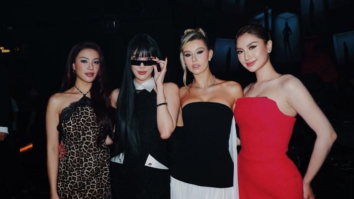 Phương Linh thể hiện sự hòa đồng mỗi khi gặp gỡ các sao nữ trong giới showbiz. Ảnh: FBNV