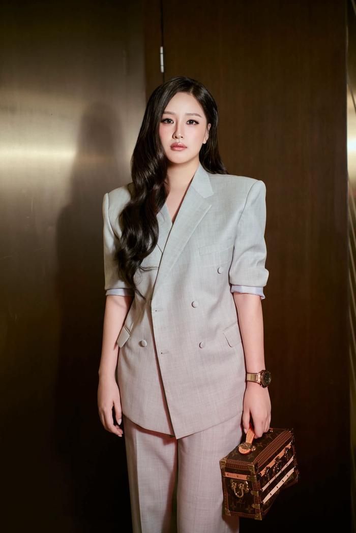 Dù không còn hoạt động showbiz, Mai Phương Thúy vẫn giữ được sức hút lớn từ khán giả. (Ảnh: FBNV)