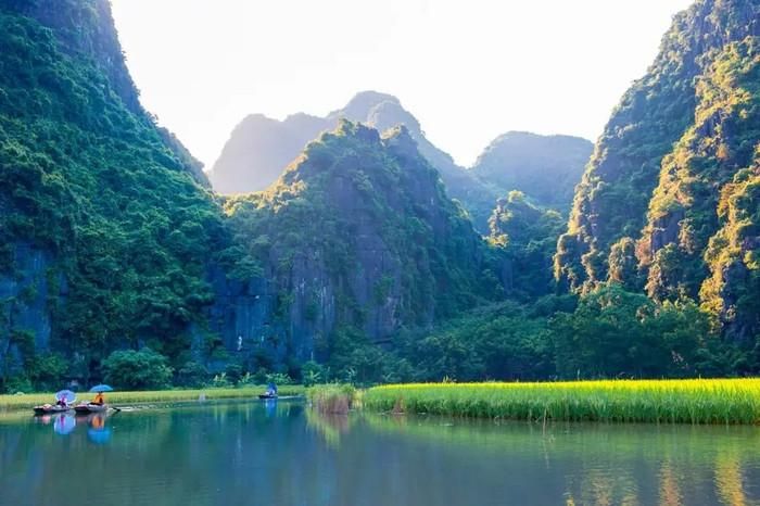 Vẻ đẹp trong lành ở Tam Cốc - Bích Động. Nguồn: Shutterstock