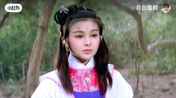 Ở tuổi 63, Quan Chi Lâm vẫn gây ấn tượng với nhan sắc và thần thái từng làm nên danh xưng "đại mỹ nhân" của điện ảnh Hồng Kông.