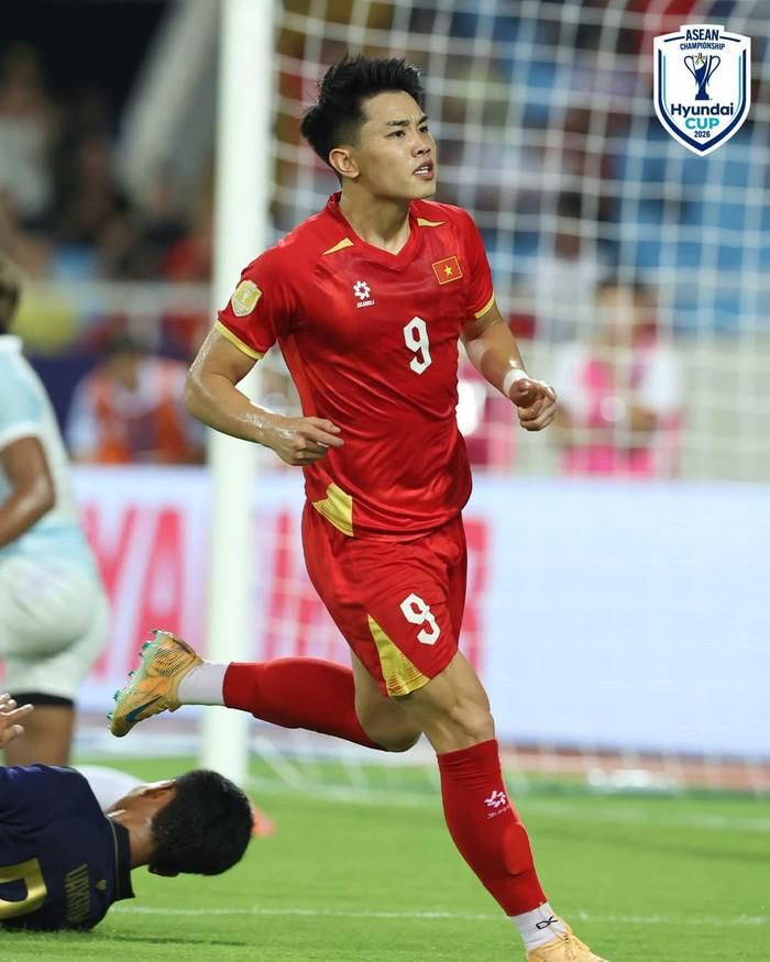 Cú đúp vào lưới Campuchia giúp Đình Bắc vươn lên dẫn đầu danh sách Vua phá lưới AFF Cup 2026 với 5 bàn thắng, khẳng định vai trò ngôi sao trên hàng công tuyển Việt Nam. Ảnh: ASEAN United FC