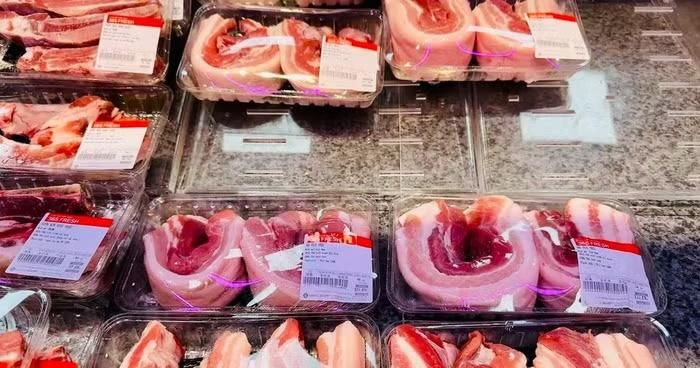 Hiện giá lợn hơi trên cả nước tiếp tục giảm