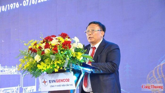 Ông Trần Phú Thái, Tổng Giám đốc Tổng công ty Phát điện 2 phát biểu tại buổi lễ.