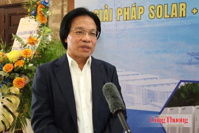 Ông Nguyễn Xuân Quy, Phó Chủ tịch Hiệp hội Năng lượng sạch Việt Nam trao đổi với phóng viên Báo Công Thương.