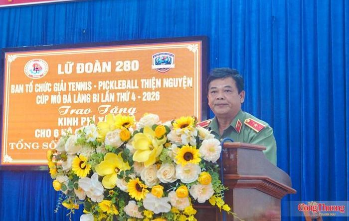 Tiến sĩ, Thiếu tướng Rah Lan Lâm, nguyên Giám đốc Công an tỉnh Gia Lai, Trưởng Ban tổ chức giải phát biểu tại chương trình.