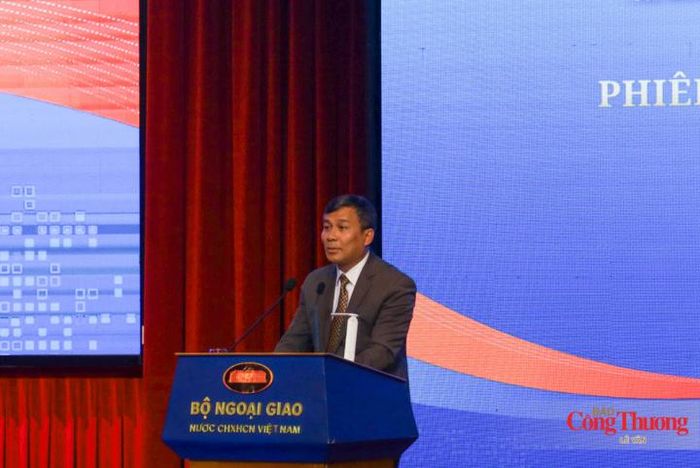 Thứ trưởng Bộ Ngoại giao Nguyễn Minh Vũ phát biểu tại Phiên Bế mạc. 