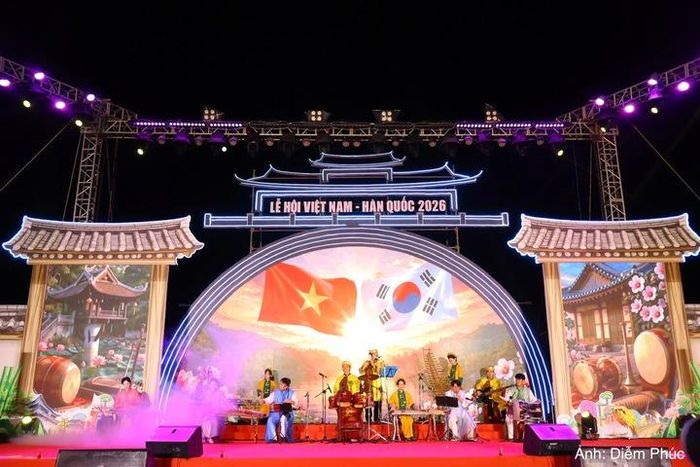 Những tiết mục nghệ thuật được dàn dựng, kết hợp hài hòa giữa truyền thống và hiện đại, tôn vinh giá trị văn hóa đặc trưng của hai quốc gia.