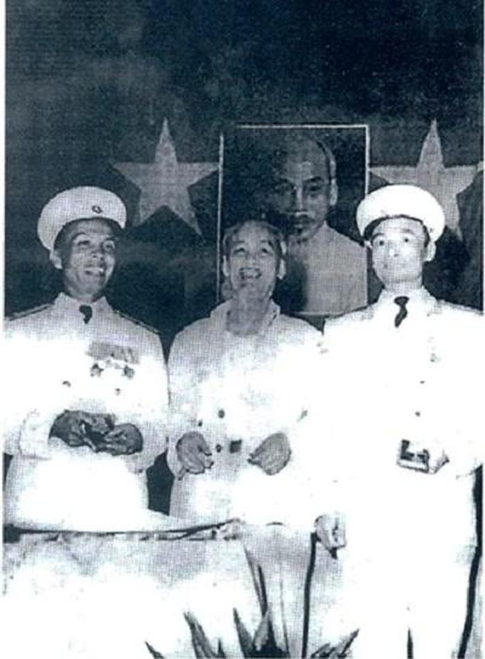 Chủ tịch Hồ Chí Minh tại Lễ tuyên dương công trạng vào ngày 7/8/1964. Ảnh tư liệu