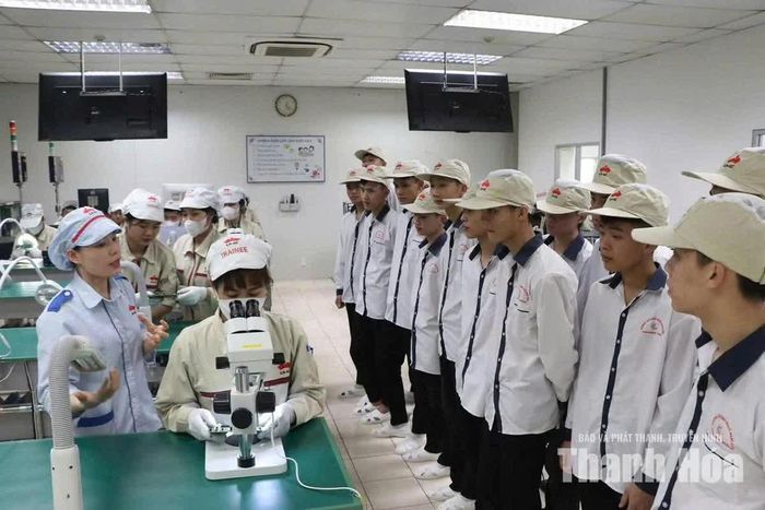 Trường Cao đẳng Nghề Nghi Sơn phối hợp với doanh nghiệp tổ chức cho học sinh, sinh viên đi thực tập tại doanh nghiệp.