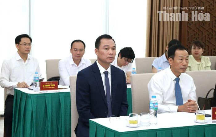 Phó Bí thư Tỉnh ủy, Chủ tịch UBND tỉnh Thanh Hóa Tô Anh Dũng cùng các đại biểu dự hội nghị.