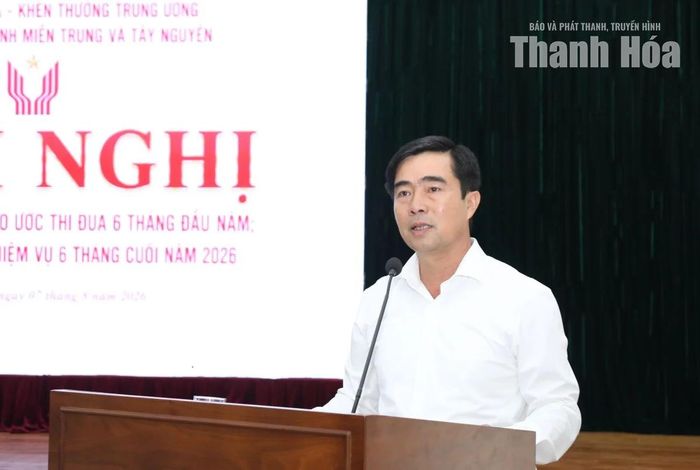 Đại biểu tỉnh Hà Tĩnh phát biểu tại hội nghị.