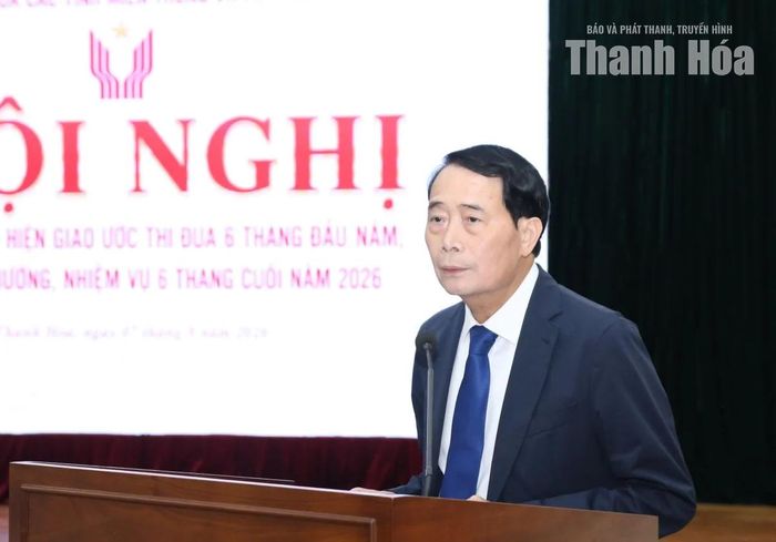 Thứ trưởng Bộ Công an Lê Quốc Hùng phát biểu chỉ đạo tại hội nghị.