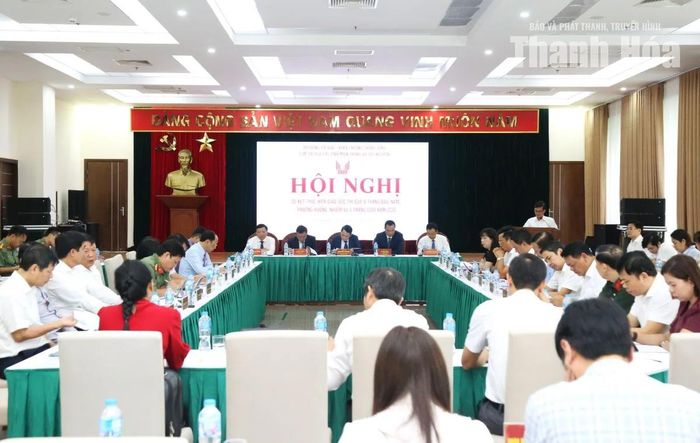 Toàn cảnh hội nghị.