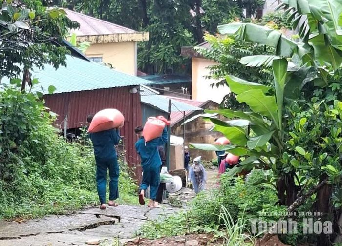 Công tác di dời tài sản được các lực lượng nhanh chóng triển khai.