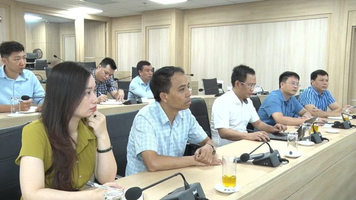 Đại biểu dự buổi làm việc.